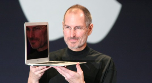 Steve Jobs shows off the MacBook Air, a product of relentless evolutionary iterations. Photo: Matthew Yohe